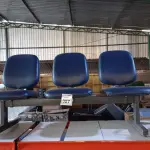 LOTE 327 - 01 LONGARINA 03 LUGARES. (NO ESTADO) ATENÇÃO! FAZER A VISITAÇÃO ANTES DE ARREMATAR, NÃO SABEMOS SE FUNCIONA. LEILÃO NÃO TEM GARANTIA E NEM DEVOLUÇÃO, SUJEITO A POSSÍVEIS AVARIAS VISÍVEIS/OCULTAS E/OU AUSÊNCIA DE COMPONENTES.
