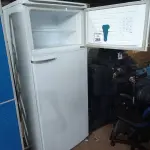 LOTE 365 - 01 GELADEIRA DAKO. (NO ESTADO) ATENÇÃO! FAZER A VISITAÇÃO ANTES DE ARREMATAR, NÃO SABEMOS SE FUNCIONA. LEILÃO NÃO TEM GARANTIA E NEM DEVOLUÇÃO, SUJEITO A POSSÍVEIS AVARIAS VISÍVEIS/OCULTAS E/OU AUSÊNCIA DE COMPONENTES.