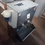 LOTE 134 - 01 BEBEDOURO MARCA NARDIN INCOMPLETO. (NO ESTADO) ATENÇÃO! FAZER A VISITAÇÃO ANTES DE ARREMATAR, NÃO SABEMOS SE FUNCIONA. LEILÃO NÃO TEM GARANTIA E NEM DEVOLUÇÃO, SUJEITO A POSSÍVEIS AVARIAS VISÍVEIS/OCULTAS E/OU AUSÊNCIA DE COMPONENTES.