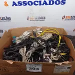 LOTE 304 - 01 LOTE COM CABOS DIVERSOS. (NO ESTADO) ATENÇÃO! FAZER A VISITAÇÃO ANTES DE ARREMATAR, NÃO SABEMOS SE FUNCIONA. LEILÃO NÃO TEM GARANTIA E NEM DEVOLUÇÃO, SUJEITO A POSSÍVEIS AVARIAS VISÍVEIS/OCULTAS E/OU AUSÊNCIA DE COMPONENTES.