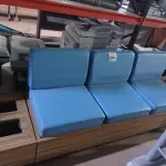 LOTE 354 - 01 BANCO EM MADEIRA COM 03 ACENTOS. (NO ESTADO) ATENÇÃO! FAZER A VISITAÇÃO ANTES DE ARREMATAR, NÃO SABEMOS SE FUNCIONA. LEILÃO NÃO TEM GARANTIA E NEM DEVOLUÇÃO, SUJEITO A POSSÍVEIS AVARIAS VISÍVEIS/OCULTAS E/OU AUSÊNCIA DE COMPONENTES.