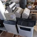 LOTE 212 - 01 LOTE COM IMPRESSORAS E SCANNER’S DIVERSOS. (NO ESTADO) ATENÇÃO! FAZER A VISITAÇÃO ANTES DE ARREMATAR, NÃO SABEMOS SE FUNCIONA. LEILÃO NÃO TEM GARANTIA E NEM DEVOLUÇÃO, SUJEITO A POSSÍVEIS AVARIAS VISÍVEIS/OCULTAS E/OU AUSÊNCIA DE COMPONENTES.