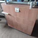 LOTE 277 - 01 MESA COM TAMPO EM GRANITO. (NO ESTADO) ATENÇÃO! FAZER A VISITAÇÃO ANTES DE ARREMATAR, NÃO SABEMOS SE FUNCIONA. LEILÃO NÃO TEM GARANTIA E NEM DEVOLUÇÃO, SUJEITO A POSSÍVEIS AVARIAS VISÍVEIS/OCULTAS E/OU AUSÊNCIA DE COMPONENTES.