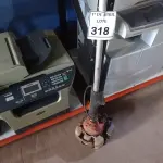 LOTE 318 - 01 ROÇADEIRA A GASOLINA COM AVARIAS. (NO ESTADO) ATENÇÃO! FAZER A VISITAÇÃO ANTES DE ARREMATAR, NÃO SABEMOS SE FUNCIONA. LEILÃO NÃO TEM GARANTIA E NEM DEVOLUÇÃO, SUJEITO A POSSÍVEIS AVARIAS VISÍVEIS/OCULTAS E/OU AUSÊNCIA DE COMPONENTES.