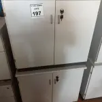 LOTE 197 - 02 ARMÁRIOS 02 PORTAS EM MADEIRA. (NO ESTADO) ATENÇÃO! FAZER A VISITAÇÃO ANTES DE ARREMATAR, NÃO SABEMOS SE FUNCIONA. LEILÃO NÃO TEM GARANTIA E NEM DEVOLUÇÃO, SUJEITO A POSSÍVEIS AVARIAS VISÍVEIS/OCULTAS E/OU AUSÊNCIA DE COMPONENTES.