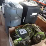 LOTE 188 - 01 LOTE COM TRAVAS PARA NOTEBOOKS E 02 FRAGMENTADORAS. (NO ESTADO) ATENÇÃO! FAZER A VISITAÇÃO ANTES DE ARREMATAR, NÃO SABEMOS SE FUNCIONA. LEILÃO NÃO TEM GARANTIA E NEM DEVOLUÇÃO, SUJEITO A POSSÍVEIS AVARIAS VISÍVEIS/OCULTAS E/OU AUSÊNCIA DE COMPONENTES.