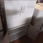 LOTE 133 - 02 ARMÁRIOS 02 PORTAS EM MADEIRA. (NO ESTADO) ATENÇÃO! FAZER A VISITAÇÃO ANTES DE ARREMATAR, NÃO SABEMOS SE FUNCIONA. LEILÃO NÃO TEM GARANTIA E NEM DEVOLUÇÃO, SUJEITO A POSSÍVEIS AVARIAS VISÍVEIS/OCULTAS E/OU AUSÊNCIA DE COMPONENTES.