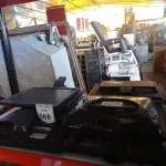 LOTE 068 - 14 MONITORES DIVERSOS. (NO ESTADO) ATENÇÃO! FAZER A VISITAÇÃO ANTES DE ARREMATAR, NÃO SABEMOS SE FUNCIONA. LEILÃO NÃO TEM GARANTIA E NEM DEVOLUÇÃO, SUJEITO A POSSÍVEIS AVARIAS VISÍVEIS/OCULTAS E/OU AUSÊNCIA DE COMPONENTES.