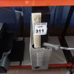 LOTE 311 - 01 BANCO PARA BATERIAS E 01 NOBREAK. (NO ESTADO) ATENÇÃO! FAZER A VISITAÇÃO ANTES DE ARREMATAR, NÃO SABEMOS SE FUNCIONA. LEILÃO NÃO TEM GARANTIA E NEM DEVOLUÇÃO, SUJEITO A POSSÍVEIS AVARIAS VISÍVEIS/OCULTAS E/OU AUSÊNCIA DE COMPONENTES.