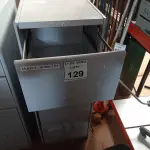LOTE 129 - 01 ARQUIVO DE AÇO 04 GAVETAS. (NO ESTADO) ATENÇÃO! FAZER A VISITAÇÃO ANTES DE ARREMATAR, NÃO SABEMOS SE FUNCIONA. LEILÃO NÃO TEM GARANTIA E NEM DEVOLUÇÃO, SUJEITO A POSSÍVEIS AVARIAS VISÍVEIS/OCULTAS E/OU AUSÊNCIA DE COMPONENTES.