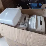 LOTE 293 - 01 CAIXA COM DISPENSES DE PAPEL. (NO ESTADO) ATENÇÃO! FAZER A VISITAÇÃO ANTES DE ARREMATAR, NÃO SABEMOS SE FUNCIONA. LEILÃO NÃO TEM GARANTIA E NEM DEVOLUÇÃO, SUJEITO A POSSÍVEIS AVARIAS VISÍVEIS/OCULTAS E/OU AUSÊNCIA DE COMPONENTES.