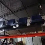 LOTE 341 - 01 LONGARINA 03 LUGARES. (NO ESTADO) ATENÇÃO! FAZER A VISITAÇÃO ANTES DE ARREMATAR, NÃO SABEMOS SE FUNCIONA. LEILÃO NÃO TEM GARANTIA E NEM DEVOLUÇÃO, SUJEITO A POSSÍVEIS AVARIAS VISÍVEIS/OCULTAS E/OU AUSÊNCIA DE COMPONENTES.
