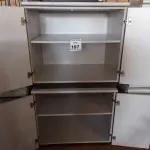 LOTE 197 - 02 ARMÁRIOS 02 PORTAS EM MADEIRA. (NO ESTADO) ATENÇÃO! FAZER A VISITAÇÃO ANTES DE ARREMATAR, NÃO SABEMOS SE FUNCIONA. LEILÃO NÃO TEM GARANTIA E NEM DEVOLUÇÃO, SUJEITO A POSSÍVEIS AVARIAS VISÍVEIS/OCULTAS E/OU AUSÊNCIA DE COMPONENTES.