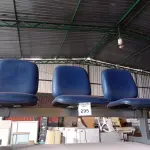 LOTE 295 - 01 LONGARINA 03 LUGARES. (NO ESTADO) ATENÇÃO! FAZER A VISITAÇÃO ANTES DE ARREMATAR, NÃO SABEMOS SE FUNCIONA. LEILÃO NÃO TEM GARANTIA E NEM DEVOLUÇÃO, SUJEITO A POSSÍVEIS AVARIAS VISÍVEIS/OCULTAS E/OU AUSÊNCIA DE COMPONENTES.