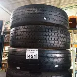 LOTE 451 - 04 PNEUS PARA CAMINHÃO ¾ SENDO 03 NA MEDIDA 215/75/17.5 E 01 NA MEDIDA 205/75/17.5. (NO ESTADO) ATENÇÃO! FAZER A VISITAÇÃO ANTES DE ARREMATAR, NÃO SABEMOS SE FUNCIONA. LEILÃO NÃO TEM GARANTIA E NEM DEVOLUÇÃO, SUJEITO A POSSÍVEIS AVARIAS VISÍVEIS/OCULTAS E/OU AUSÊNCIA DE COMPONENTES).