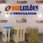 LOTE 040 - 06 FRASCOS DE SHAMPOO PANTENE PRO-V MICELAR PURIFICA E HIDRATA 200ML, 06 FRASCOS DE CONDICIONADOR PANTENE PRO-V BRILHO EXTREMO 175ML E 06 FRASCOS DE SHAMPOO HEAD&SHOUDERS ANTICOCEIRA 200ML. (NO ESTADO) ATENÇÃO! FAZER A VISITAÇÃO ANTES DE ARREMATAR, NÃO SABEMOS SE FUNCIONA. LEILÃO NÃO TEM GARANTIA E NEM DEVOLUÇÃO, SUJEITO A POSSÍVEIS AVARIAS VISÍVEIS/OCULTAS E/OU AUSÊNCIA DE COMPONENTES.