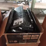 LOTE 629 - 01 LOTE COM VÁRIOS TECLADOS PARA PC MARCAS E MODELOS DIVERSOS. (NO ESTADO) ATENÇÃO! FAZER A VISITAÇÃO ANTES DE ARREMATAR, NÃO SABEMOS SE FUNCIONA. LEILÃO NÃO TEM GARANTIA E NEM DEVOLUÇÃO, SUJEITO A POSSÍVEIS AVARIAS VISÍVEIS/OCULTAS E/OU AUSÊNCIA DE COMPONENTES.