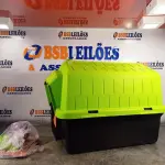 LOTE 637 - 01 CASINHA PARA PET COM COLCHÃO E 01 KIT DE BRINQUEDOS. (NO ESTADO) ATENÇÃO! FAZER A VISITAÇÃO ANTES DE ARREMATAR, NÃO SABEMOS SE FUNCIONA. LEILÃO NÃO TEM GARANTIA E NEM DEVOLUÇÃO, SUJEITO A POSSÍVEIS AVARIAS VISÍVEIS/OCULTAS E/OU AUSÊNCIA DE COMPONENTES.