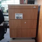 LOTE 651 - 02 GAVETEIROS EM MADEIRA COM 03 GAVETAS. (NO ESTADO) ATENÇÃO! FAZER A VISITAÇÃO ANTES DE ARREMATAR, NÃO SABEMOS SE FUNCIONA. LEILÃO NÃO TEM GARANTIA E NEM DEVOLUÇÃO, SUJEITO A POSSÍVEIS AVARIAS VISÍVEIS/OCULTAS E/OU AUSÊNCIA DE COMPONENTES.
