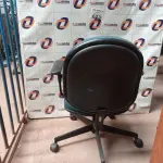 LOTE 623 - 01 CADEIRA DE ESCRITÓRIO COM BASE GIRATÓRIA NA COR VERDE. (NO ESTADO) ATENÇÃO! FAZER A VISITAÇÃO ANTES DE ARREMATAR, NÃO SABEMOS SE FUNCIONA. LEILÃO NÃO TEM GARANTIA E NEM DEVOLUÇÃO, SUJEITO A POSSÍVEIS AVARIAS VISÍVEIS/OCULTAS E/OU AUSÊNCIA DE COMPONENTES.