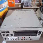 LOTE 529 - 01 VIDEOCASSETE RECORDER VD-5600 MARCA SONY.   (NO ESTADO) ATENÇÃO! FAZER A VISITAÇÃO ANTES DE ARREMATAR, NÃO SABEMOS SE FUNCIONA. LEILÃO NÃO TEM GARANTIA E NEM DEVOLUÇÃO, SUJEITO A POSSÍVEIS AVARIAS VISÍVEIS/OCULTAS E/OU AUSÊNCIA DE COMPONENTES.