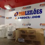 LOTE 427 - 02 FRASQUEIRA SUPPLY CLEAM COM 04 REFIS. (NO ESTADO) ATENÇÃO! FAZER A VISITAÇÃO ANTES DE ARREMATAR, NÃO SABEMOS SE FUNCIONA. LEILÃO NÃO TEM GARANTIA E NEM DEVOLUÇÃO, SUJEITO A POSSÍVEIS AVARIAS VISÍVEIS/OCULTAS E/OU AUSÊNCIA DE COMPONENTES).
