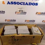 LOTE 572 -  05 CAPACITORES 100UF/630V. (NO ESTADO) ATENÇÃO! FAZER A VISITAÇÃO ANTES DE ARREMATAR, NÃO SABEMOS SE FUNCIONA. LEILÃO NÃO TEM GARANTIA E NEM DEVOLUÇÃO, SUJEITO A POSSÍVEIS AVARIAS VISÍVEIS/OCULTAS E/OU AUSÊNCIA DE COMPONENTES.