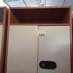 LOTE 586 - 01 ARMÁRIO EM MADEIRA COM 02 PORTAS E 04 PRATELEIRAS. (NO ESTADO) ATENÇÃO! FAZER A VISITAÇÃO ANTES DE ARREMATAR, NÃO SABEMOS SE FUNCIONA. LEILÃO NÃO TEM GARANTIA E NEM DEVOLUÇÃO, SUJEITO A POSSÍVEIS AVARIAS VISÍVEIS/OCULTAS E/OU AUSÊNCIA DE COMPONENTES.