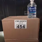 LOTE 454 - 02 CAIXAS COM FRASCOS DE ÁLCOOL EM GEL 440G COM 12 UNIDADES CADA. (NO ESTADO) ATENÇÃO! FAZER A VISITAÇÃO ANTES DE ARREMATAR, NÃO SABEMOS SE FUNCIONA. LEILÃO NÃO TEM GARANTIA E NEM DEVOLUÇÃO, SUJEITO A POSSÍVEIS AVARIAS VISÍVEIS/OCULTAS E/OU AUSÊNCIA DE COMPONENTES).