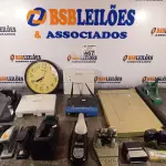 LOTE 467 - 01 GUILHOTINA DE MESA, 02 RÁDIOS AP SIEMENS E PERIFÉRICOS DIVERSOS. (NO ESTADO) ATENÇÃO! FAZER A VISITAÇÃO ANTES DE ARREMATAR, NÃO SABEMOS SE FUNCIONA. LEILÃO NÃO TEM GARANTIA E NEM DEVOLUÇÃO, SUJEITO A POSSÍVEIS AVARIAS VISÍVEIS/OCULTAS E/OU AUSÊNCIA DE COMPONENTES).