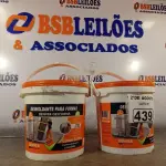 LOTE 439 - 02 BALDES DE DESMOLDANTE PARA FORMAS. 3,6L. (NO ESTADO) ATENÇÃO! FAZER A VISITAÇÃO ANTES DE ARREMATAR, NÃO SABEMOS SE FUNCIONA. LEILÃO NÃO TEM GARANTIA E NEM DEVOLUÇÃO, SUJEITO A POSSÍVEIS AVARIAS VISÍVEIS/OCULTAS E/OU AUSÊNCIA DE COMPONENTES).