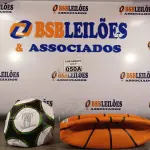 LOTE 050 - 01 BOLA DE BASQUETE E 01 BOLA DE FUTEBOL. (NO ESTADO) ATENÇÃO! FAZER A VISITAÇÃO ANTES DE ARREMATAR, NÃO SABEMOS SE FUNCIONA. LEILÃO NÃO TEM GARANTIA E NEM DEVOLUÇÃO, SUJEITO A POSSÍVEIS AVARIAS VISÍVEIS/OCULTAS E/OU AUSÊNCIA DE COMPONENTES.
