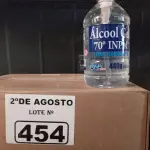 LOTE 454 - 02 CAIXAS COM FRASCOS DE ÁLCOOL EM GEL 440G COM 12 UNIDADES CADA. (NO ESTADO) ATENÇÃO! FAZER A VISITAÇÃO ANTES DE ARREMATAR, NÃO SABEMOS SE FUNCIONA. LEILÃO NÃO TEM GARANTIA E NEM DEVOLUÇÃO, SUJEITO A POSSÍVEIS AVARIAS VISÍVEIS/OCULTAS E/OU AUSÊNCIA DE COMPONENTES).