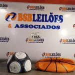 LOTE 130 - 01 BOLA DE BASQUETE E 01 BOLA DE FUTEBOL. (NO ESTADO) ATENÇÃO! FAZER A VISITAÇÃO ANTES DE ARREMATAR, NÃO SABEMOS SE FUNCIONA. LEILÃO NÃO TEM GARANTIA E NEM DEVOLUÇÃO, SUJEITO A POSSÍVEIS AVARIAS VISÍVEIS/OCULTAS E/OU AUSÊNCIA DE COMPONENTES.