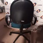 LOTE 601 -  01 CADEIRA DE ESCRITÓRIO COM BASE GIRATÓRIA NA COR VERDE. (NO ESTADO) ATENÇÃO! FAZER A VISITAÇÃO ANTES DE ARREMATAR, NÃO SABEMOS SE FUNCIONA. LEILÃO NÃO TEM GARANTIA E NEM DEVOLUÇÃO, SUJEITO A POSSÍVEIS AVARIAS VISÍVEIS/OCULTAS E/OU AUSÊNCIA DE COMPONENTES.