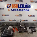LOTE 533 - 02 APARELHOS DE DVD, 01 TRIANGULO DE SINALIZAÇÃO, 01 TV BOX, 01 MÁQUINA DE CORTAR CABELO, 01 ANTENA WIRELESS, 01 ALICATE DE CLIPAR, 01 TESTADOR DE CABO, 01 MESA DE SOM, 01 PACOTE DE RJ45 E 01 SUPORTE.  LOTE EXTRA (NO ESTADO) ATENÇÃO! FAZER A VISITAÇÃO ANTES DE ARREMATAR, NÃO SABEMOS SE FUNCIONA. LEILÃO NÃO TEM GARANTIA E NEM DEVOLUÇÃO, SUJEITO A POSSÍVEIS AVARIAS VISÍVEIS/OCULTAS E/OU AUSÊNCIA DE COMPONENTES.