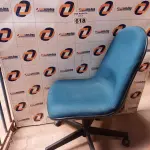 LOTE 618 - 01 CADEIRA DE ESCRITÓRIO COM BASE GIRATÓRIA NA COR VERDE. (NO ESTADO) ATENÇÃO! FAZER A VISITAÇÃO ANTES DE ARREMATAR, NÃO SABEMOS SE FUNCIONA. LEILÃO NÃO TEM GARANTIA E NEM DEVOLUÇÃO, SUJEITO A POSSÍVEIS AVARIAS VISÍVEIS/OCULTAS E/OU AUSÊNCIA DE COMPONENTES.