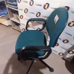 LOTE 580 -  01 CADEIRA DE ESCRITÓRIO COM BASE GIRATÓRIA NA COR VERDE. (NO ESTADO) ATENÇÃO! FAZER A VISITAÇÃO ANTES DE ARREMATAR, NÃO SABEMOS SE FUNCIONA. LEILÃO NÃO TEM GARANTIA E NEM DEVOLUÇÃO, SUJEITO A POSSÍVEIS AVARIAS VISÍVEIS/OCULTAS E/OU AUSÊNCIA DE COMPONENTES.