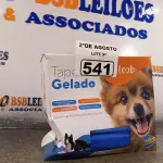 LOTE 541 - 01 TAPETE GELADO PARA REFRESCÂNCIA DE PET 50X90CM. (NOVO) (NO ESTADO) ATENÇÃO! FAZER A VISITAÇÃO ANTES DE ARREMATAR, NÃO SABEMOS SE FUNCIONA. LEILÃO NÃO TEM GARANTIA E NEM DEVOLUÇÃO, SUJEITO A POSSÍVEIS AVARIAS VISÍVEIS/OCULTAS E/OU AUSÊNCIA DE COMPONENTES.