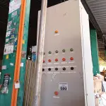 LOTE 680 - 01 QUADRO ELÉTRICO. (NO ESTADO) ATENÇÃO! FAZER A VISITAÇÃO ANTES DE ARREMATAR, NÃO SABEMOS SE FUNCIONA. LEILÃO NÃO TEM GARANTIA E NEM DEVOLUÇÃO, SUJEITO A POSSÍVEIS AVARIAS VISÍVEIS/OCULTAS E/OU AUSÊNCIA DE COMPONENTES.