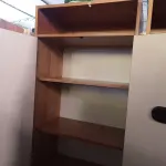 LOTE 594 - 01 ARMÁRIO EM MADEIRA COM 02 PORTAS E 03 PRATELEIRAS. (NO ESTADO) ATENÇÃO! FAZER A VISITAÇÃO ANTES DE ARREMATAR, NÃO SABEMOS SE FUNCIONA. LEILÃO NÃO TEM GARANTIA E NEM DEVOLUÇÃO, SUJEITO A POSSÍVEIS AVARIAS VISÍVEIS/OCULTAS E/OU AUSÊNCIA DE COMPONENTES.