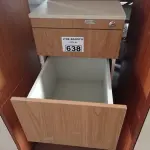 LOTE 638 - 02 GAVETEIROS EM MADEIRA COM 03 GAVETAS. (NO ESTADO) ATENÇÃO! FAZER A VISITAÇÃO ANTES DE ARREMATAR, NÃO SABEMOS SE FUNCIONA. LEILÃO NÃO TEM GARANTIA E NEM DEVOLUÇÃO, SUJEITO A POSSÍVEIS AVARIAS VISÍVEIS/OCULTAS E/OU AUSÊNCIA DE COMPONENTES.