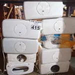 LOTE 415 - 10 CAIXAS DE DESCARGA MARCAS E MODELOS DIVERSOS. (NO ESTADO) ATENÇÃO! FAZER A VISITAÇÃO ANTES DE ARREMATAR, NÃO SABEMOS SE FUNCIONA. LEILÃO NÃO TEM GARANTIA E NEM DEVOLUÇÃO, SUJEITO A POSSÍVEIS AVARIAS VISÍVEIS/OCULTAS E/OU AUSÊNCIA DE COMPONENTES.