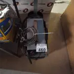 LOTE 460 - 01 MÁQUINA DE SOLDA MIG-130. (NO ESTADO) ATENÇÃO! FAZER A VISITAÇÃO ANTES DE ARREMATAR, NÃO SABEMOS SE FUNCIONA. LEILÃO NÃO TEM GARANTIA E NEM DEVOLUÇÃO, SUJEITO A POSSÍVEIS AVARIAS VISÍVEIS/OCULTAS E/OU AUSÊNCIA DE COMPONENTES).
