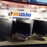 LOTE 539 - 05 MONITORES MARCAS E MODELOS DIVERSOS. (NO ESTADO) ATENÇÃO! FAZER A VISITAÇÃO ANTES DE ARREMATAR, NÃO SABEMOS SE FUNCIONA. LEILÃO NÃO TEM GARANTIA E NEM DEVOLUÇÃO, SUJEITO A POSSÍVEIS AVARIAS VISÍVEIS/OCULTAS E/OU AUSÊNCIA DE COMPONENTES.