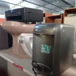 LOTE 509 - 01 BIDÊ, 01 PIA, 01 CAIXA DE DESCARGA, 01 PURIFICADOR DE ÁGUA MARCA CÔNSUL E 01 IMPRESSORA EPCON XP, 241. (NO ESTADO) ATENÇÃO! FAZER A VISITAÇÃO ANTES DE ARREMATAR, NÃO SABEMOS SE FUNCIONA. LEILÃO NÃO TEM GARANTIA E NEM DEVOLUÇÃO, SUJEITO A POSSÍVEIS AVARIAS VISÍVEIS/OCULTAS E/OU AUSÊNCIA DE COMPONENTES.
