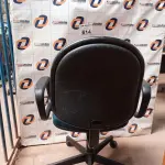 LOTE 614 - 01 CADEIRA DE ESCRITÓRIO COM BASE GIRATÓRIA NA COR VERDE. (NO ESTADO) ATENÇÃO! FAZER A VISITAÇÃO ANTES DE ARREMATAR, NÃO SABEMOS SE FUNCIONA. LEILÃO NÃO TEM GARANTIA E NEM DEVOLUÇÃO, SUJEITO A POSSÍVEIS AVARIAS VISÍVEIS/OCULTAS E/OU AUSÊNCIA DE COMPONENTES.