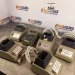 LOTE 564 - 06 BASES CARREGADORAS PARA RÁDIO COMUNICADOR. (NO ESTADO) ATENÇÃO! FAZER A VISITAÇÃO ANTES DE ARREMATAR, NÃO SABEMOS SE FUNCIONA. LEILÃO NÃO TEM GARANTIA E NEM DEVOLUÇÃO, SUJEITO A POSSÍVEIS AVARIAS VISÍVEIS/OCULTAS E/OU AUSÊNCIA DE COMPONENTES.