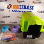 LOTE 598 - 01 CASINHA PARA PET, 01 TAPETE E 01 KIT CONTENDO COLEIRA ESCOVA E BRINQUEDOS. (NOVO) (NO ESTADO) ATENÇÃO! FAZER A VISITAÇÃO ANTES DE ARREMATAR, NÃO SABEMOS SE FUNCIONA. LEILÃO NÃO TEM GARANTIA E NEM DEVOLUÇÃO, SUJEITO A POSSÍVEIS AVARIAS VISÍVEIS/OCULTAS E/OU AUSÊNCIA DE COMPONENTES.