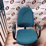 LOTE 619 - 01 CADEIRA DE ESCRITÓRIO COM BASE GIRATÓRIA NA COR VERDE. (NO ESTADO) ATENÇÃO! FAZER A VISITAÇÃO ANTES DE ARREMATAR, NÃO SABEMOS SE FUNCIONA. LEILÃO NÃO TEM GARANTIA E NEM DEVOLUÇÃO, SUJEITO A POSSÍVEIS AVARIAS VISÍVEIS/OCULTAS E/OU AUSÊNCIA DE COMPONENTES.
